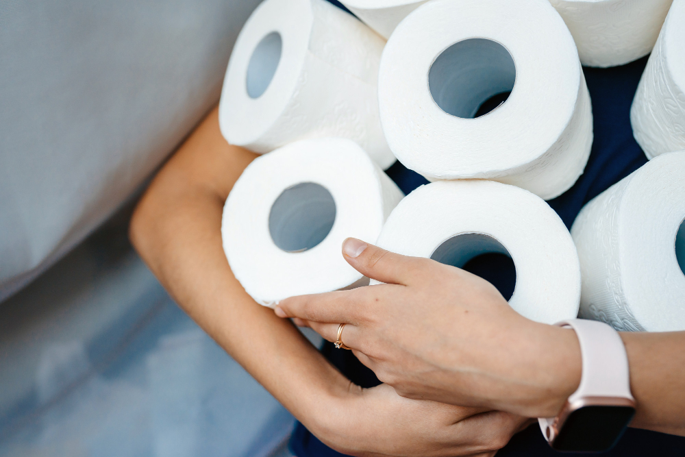 Deja de tirar los rollos de papel higiénico vacíos. Aquí hay 11 maneras de reutilizarlos en la casa